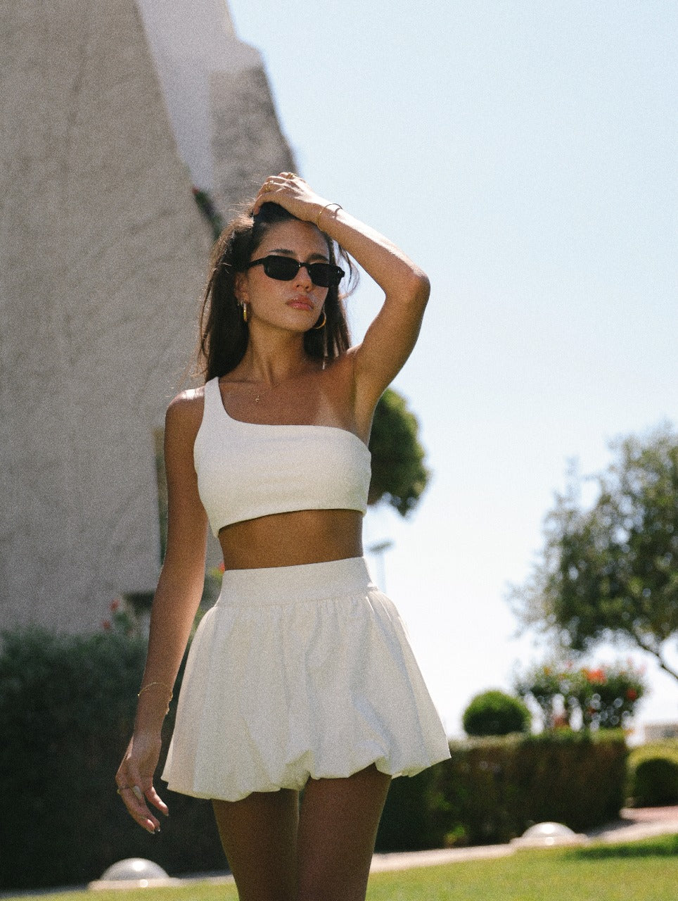 ONE-SHOULDER CROP TOP